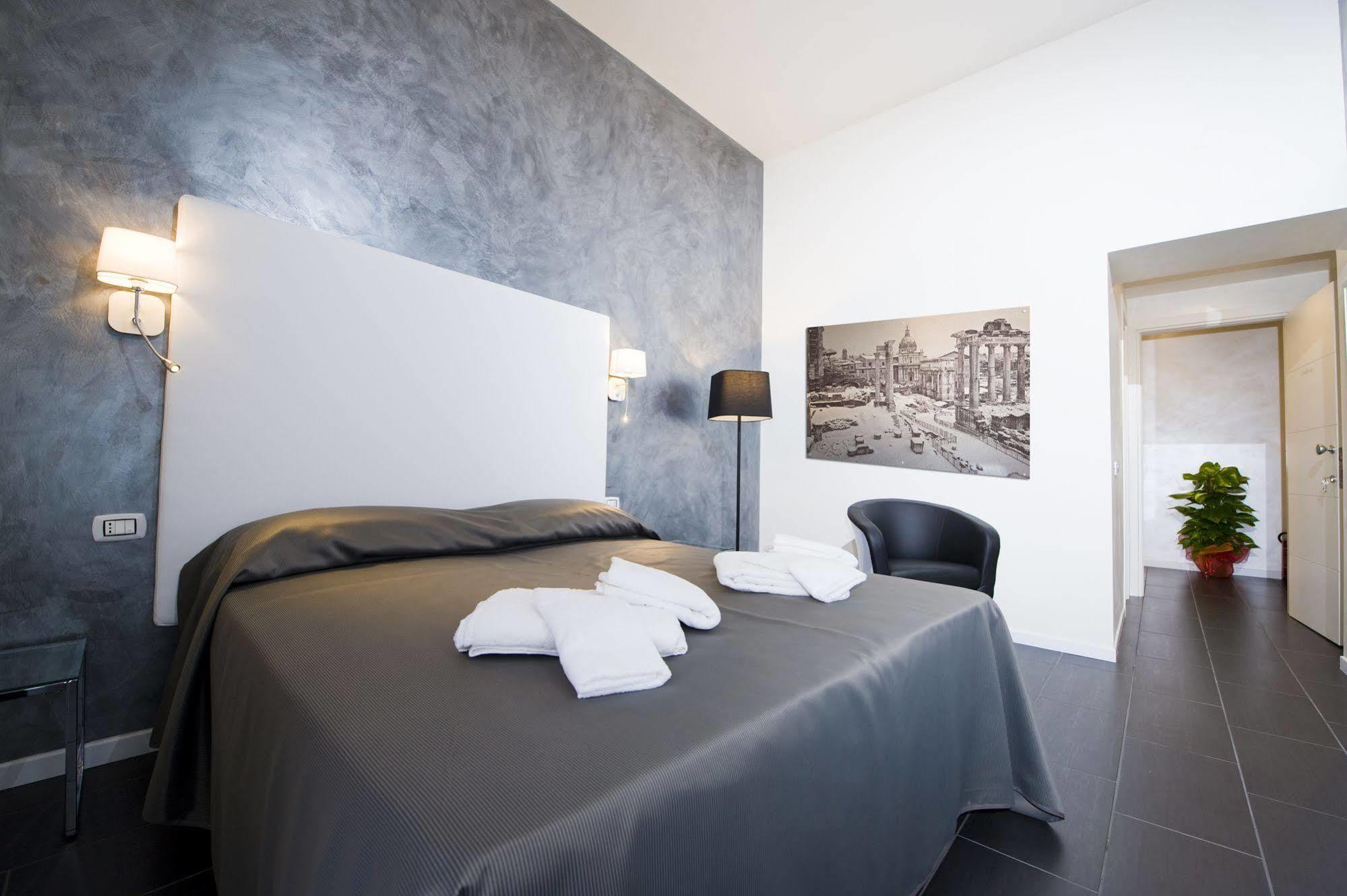 Grey&White Hotell Rom Exteriör bild