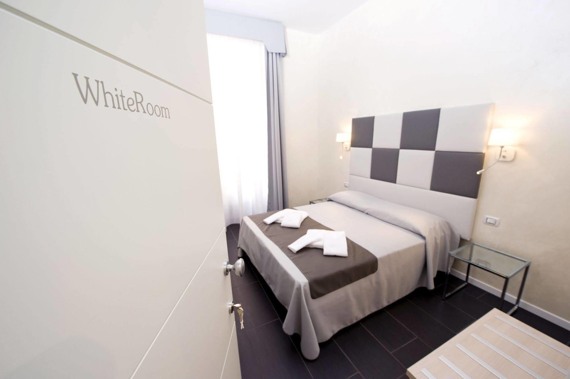 Grey&White Hotell Rom Exteriör bild